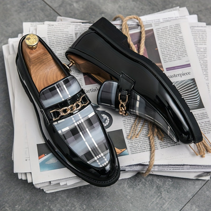 SHOWLU Men's plaid slip-on loafers with durable construction, stylish business dress shoes featuring a classic plaid pattern.