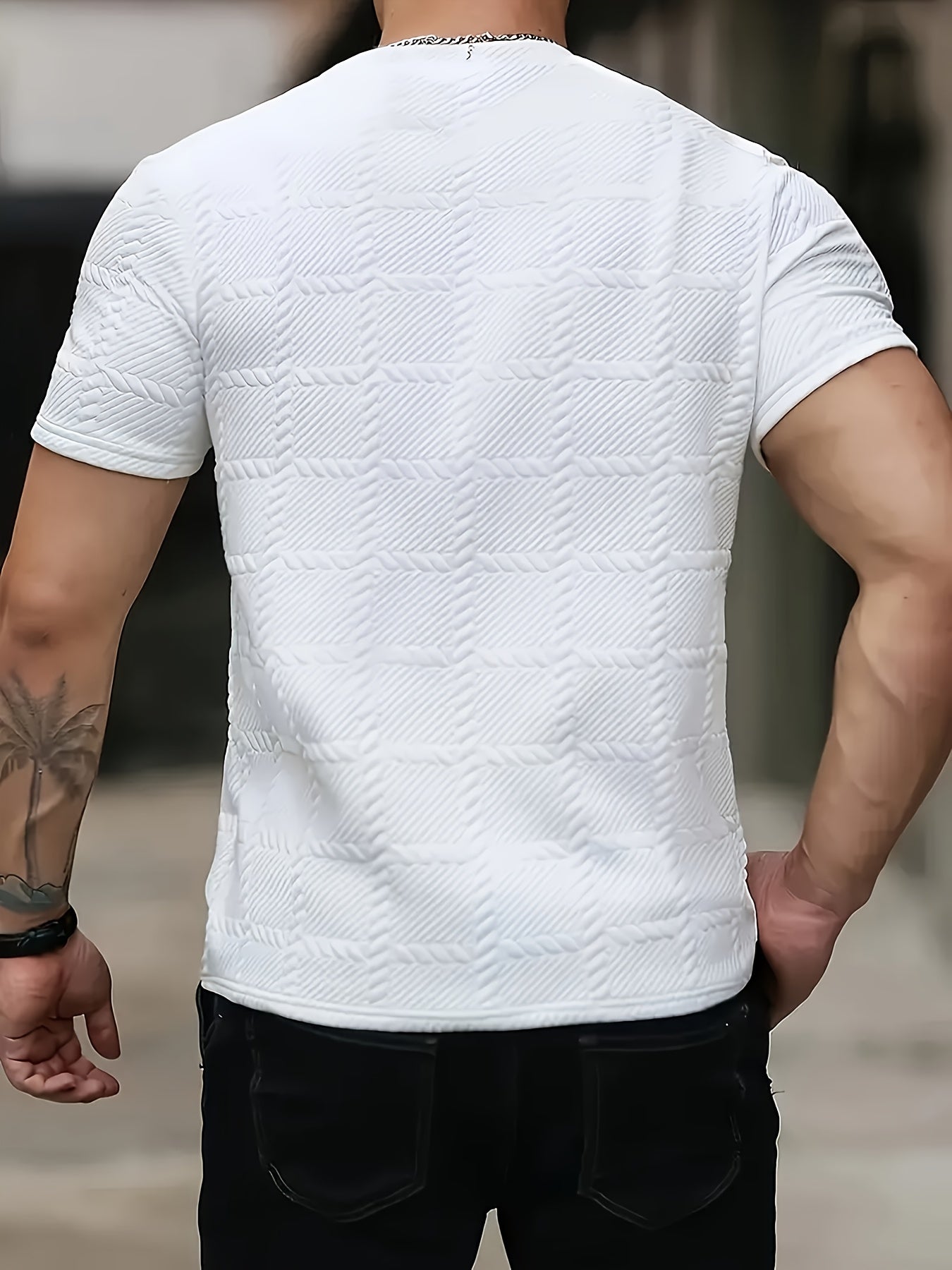 SHOWLU Men's geometric jacquard knit T-shirt with casual round neck, stylish and comfortable men's top in intricate pattern.