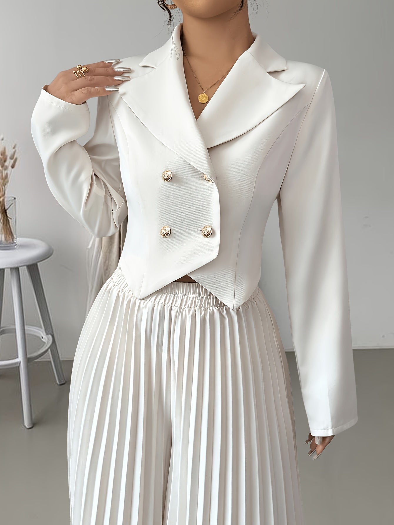 SHOWLU Women's double-breasted suit with pleated pants, featuring a tailored blazer and stylish matching trousers.
