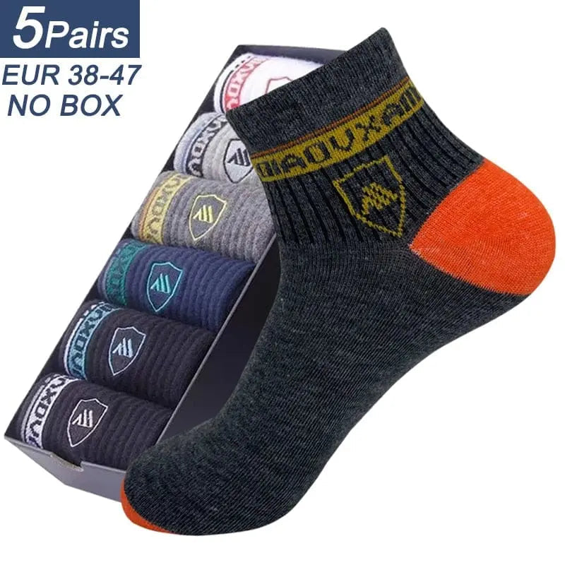 Set of five men's cotton sports socks from Showlu Fashion Store, breathable crew socks for summer, leisure, and basketball.