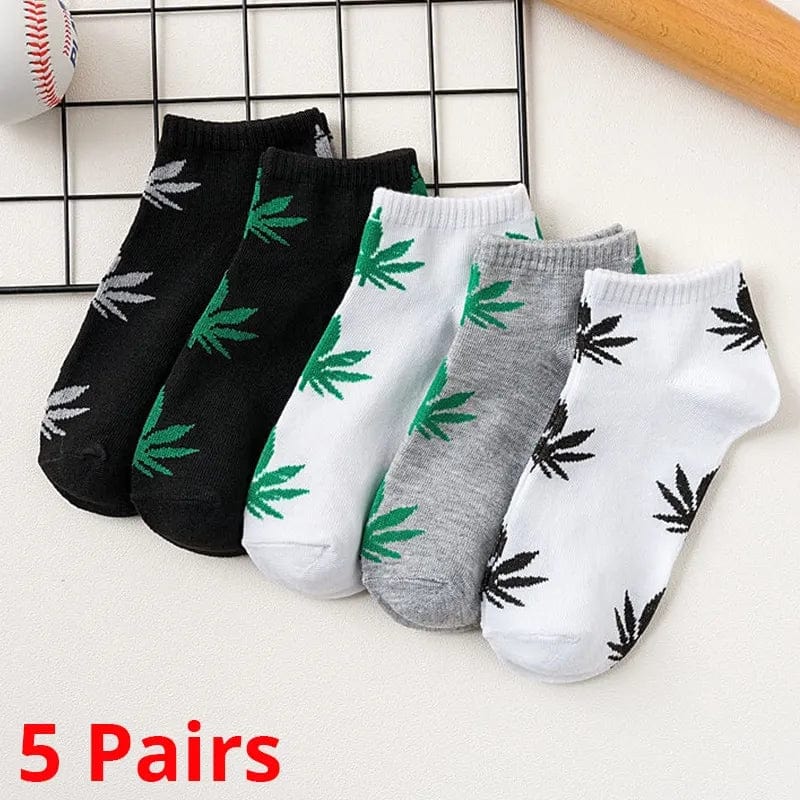 Set of 5 Showlu men's maple leaf hip hop skateboard low-top boat socks featuring trendy street and basketball-inspired designs.