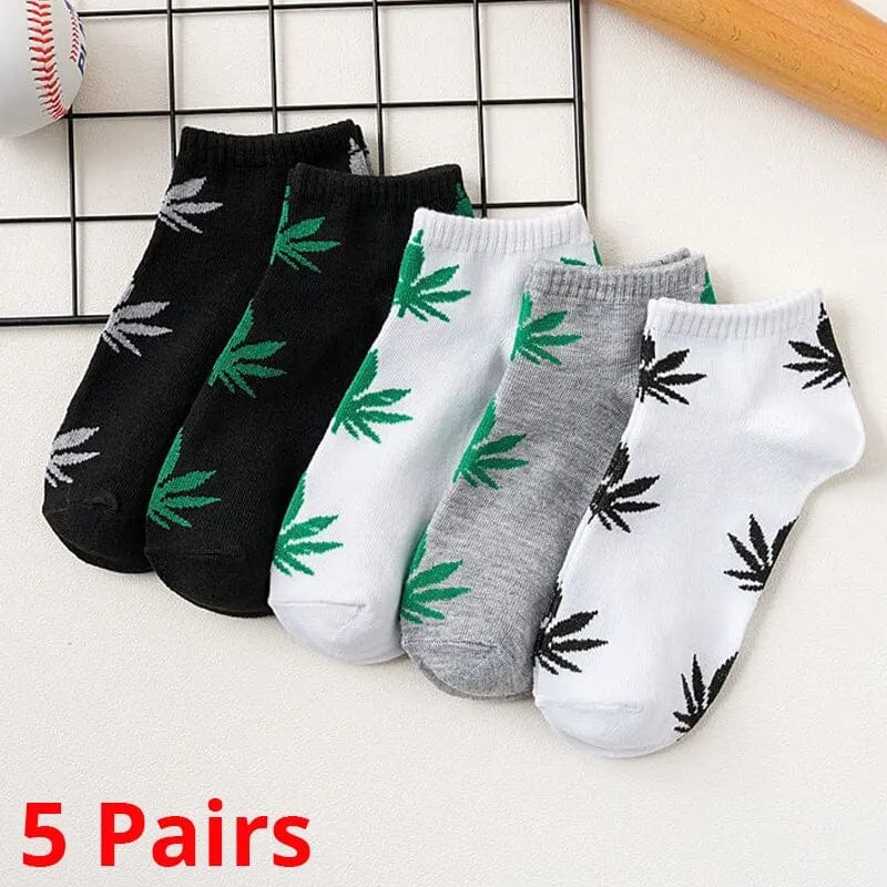 Set of five Showlu Men's Maple Leaf hip hop skate socks featuring low-top boat style and trendy streetwear design.