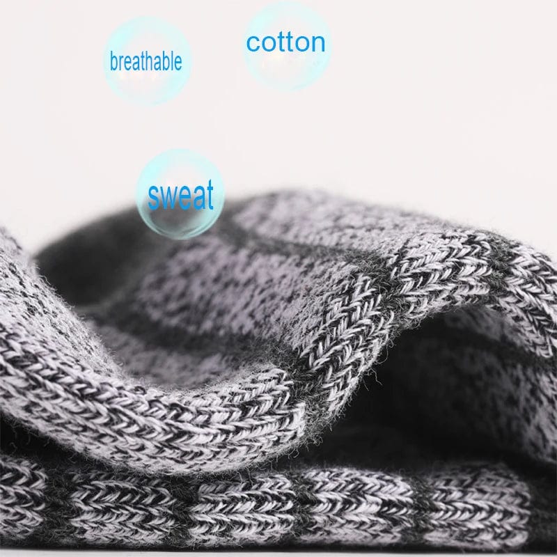 Set of five men's cotton crew socks in black, ideal for casual, sports, and hiking, comfortable fit for shoe size 38-44.