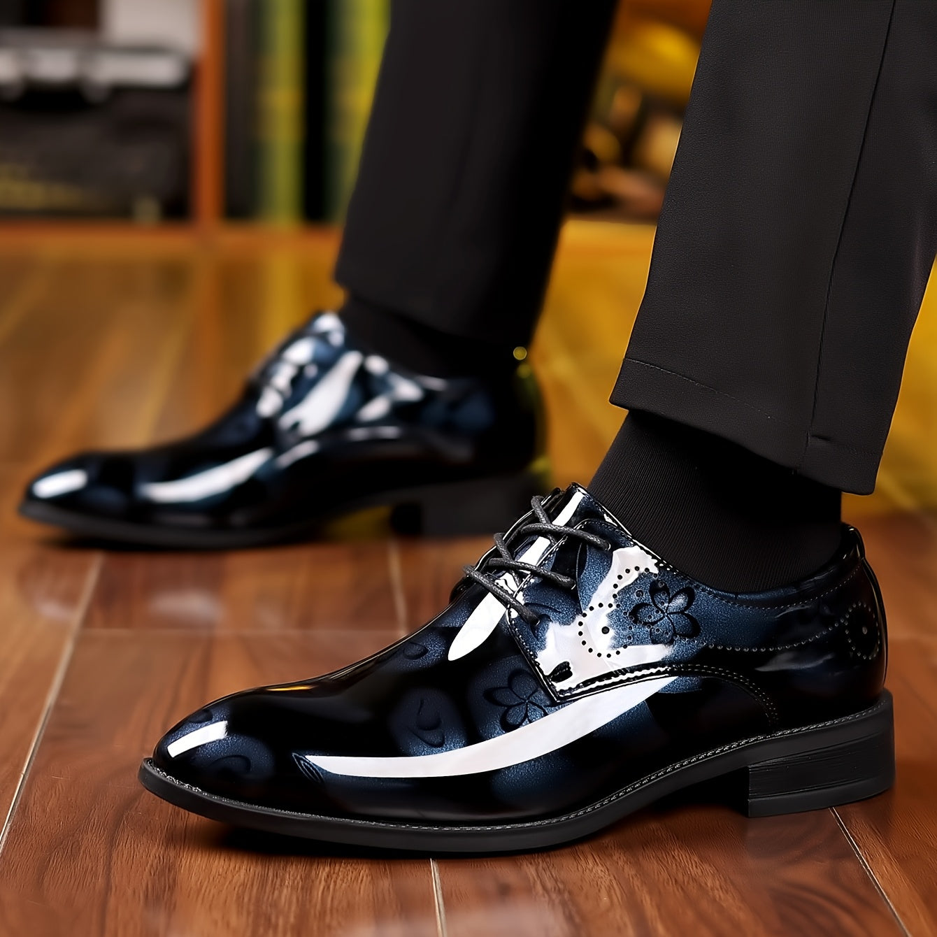 Black SHOWLU men's wingtip Oxford shoes with classic lace-up design and PU leather upper, stylish formal footwear.