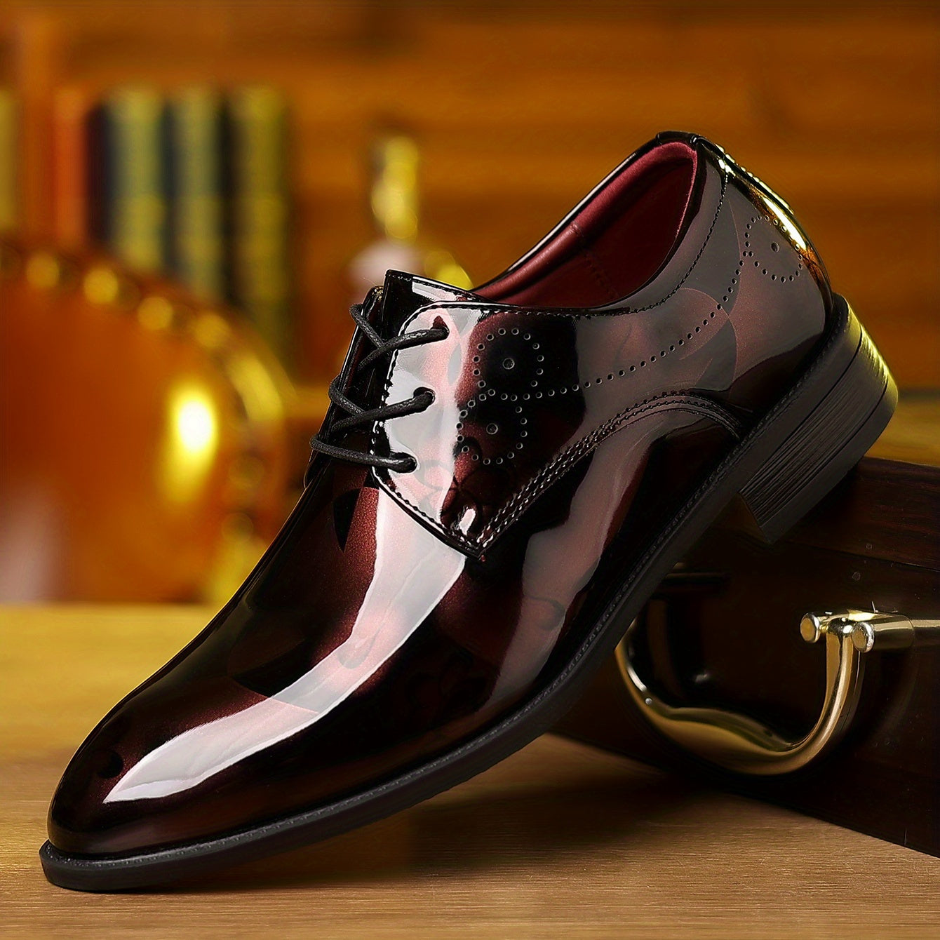 Black SHOWLU men's wingtip Oxford dress shoes in PU leather with lace-up design, showcasing classic wingtip detailing.
