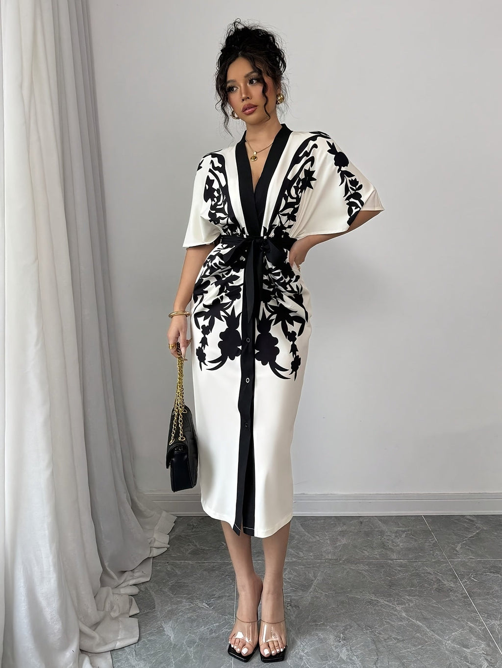 SHOWLU FASHION women's V-neck front tie printed summer dress, slim fit and stylish, shown on a model with floral patterns.