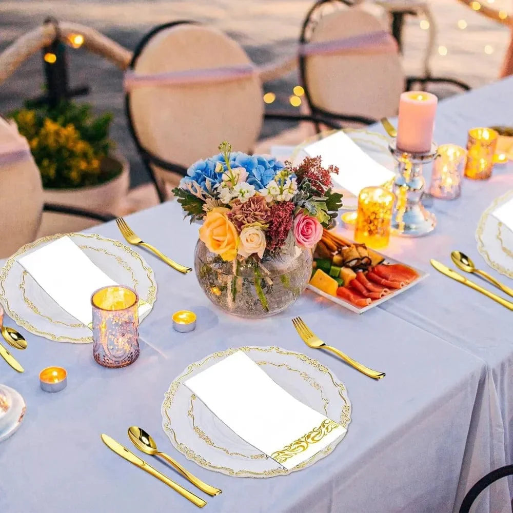 Showlu Fashion 700-piece gold plastic cutlery and disposable plates set for weddings and parties, with gold rims and bulk tableware.