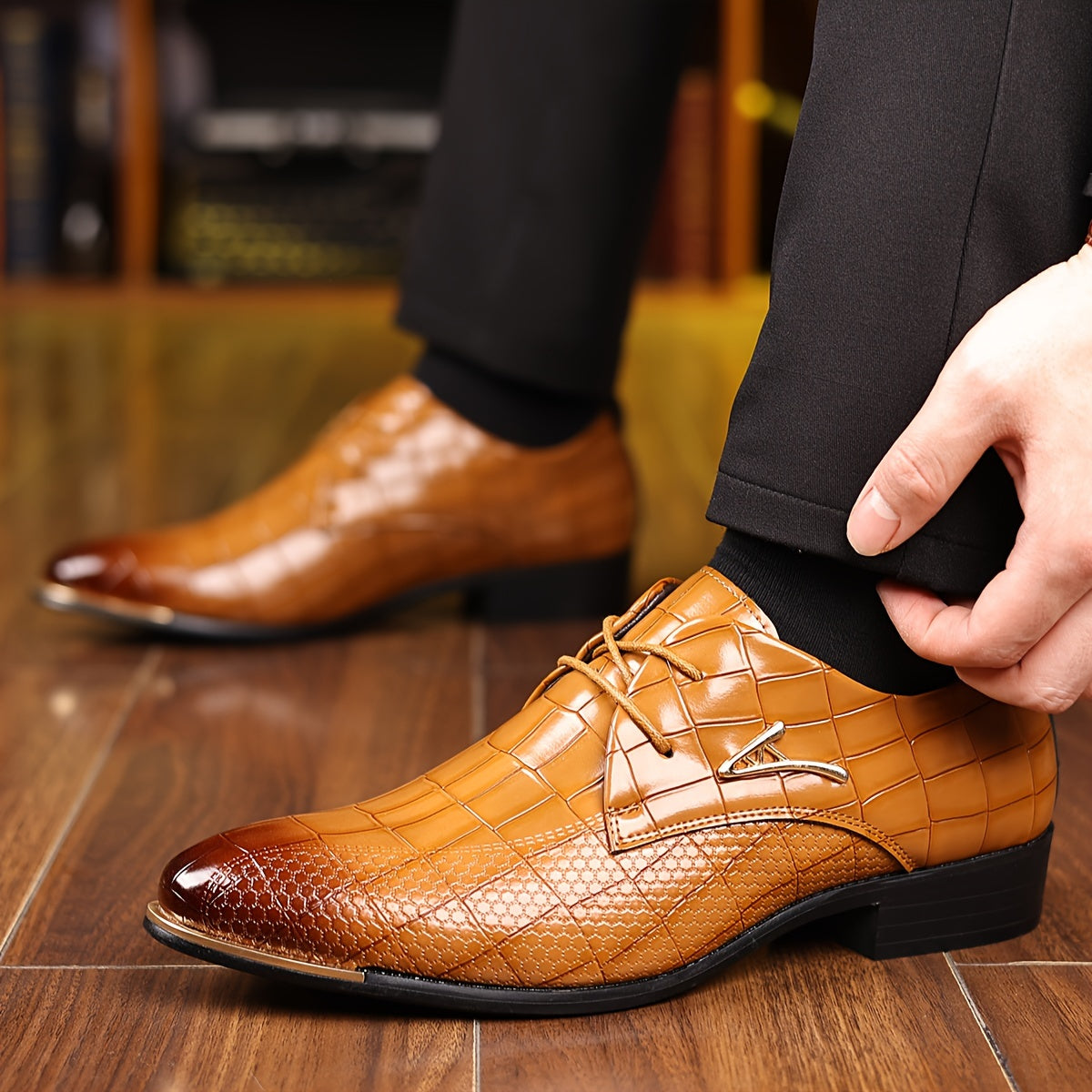 SHOWLU men's pointed toe lace-up Oxford shoes in formal black PU leather with low top design.