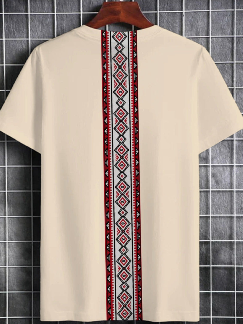 Men's SHOWLU geometric embroidery crew neck T-shirt in polyester, featuring a stylish design and comfortable fit.