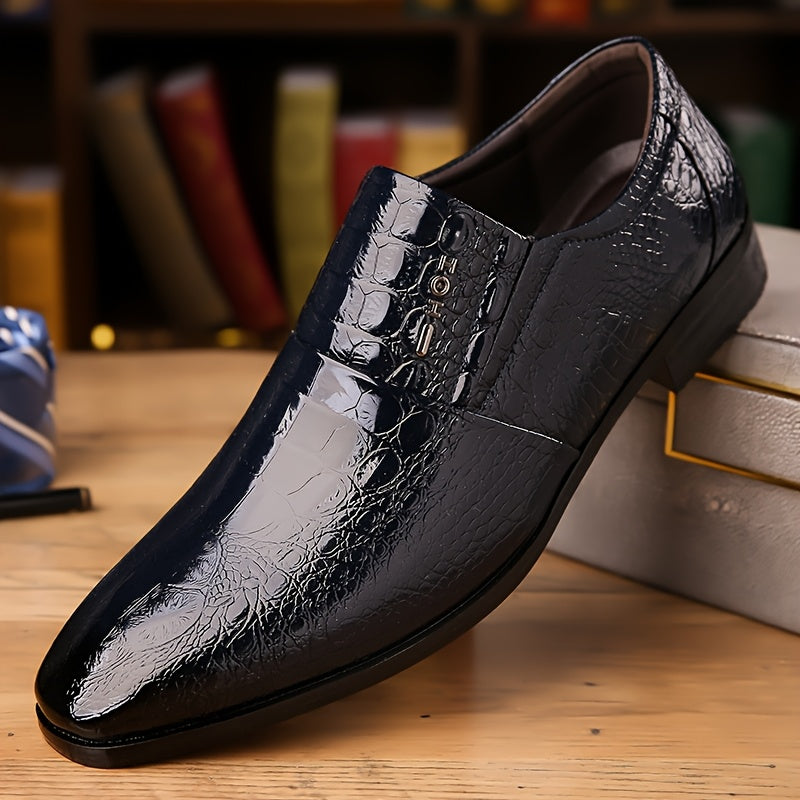 Black crocodile texture pointed-toe loafers for men by SHOWLU FASHION, showcasing sleek design and elegant craftsmanship.