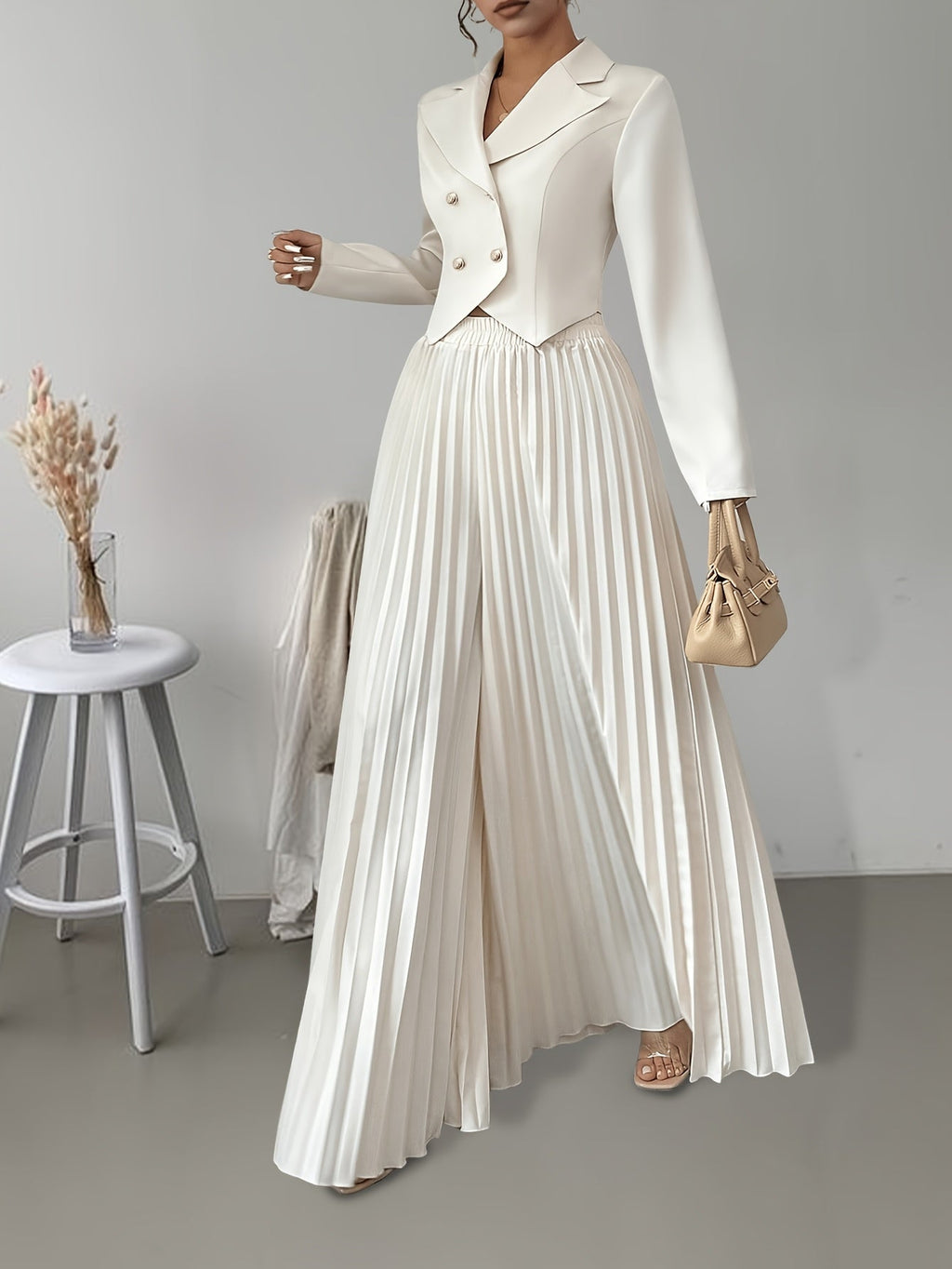SHOWLU Women's double-breasted 2-piece suit with elegant pleated pants, featuring a tailored blazer and matching trousers.