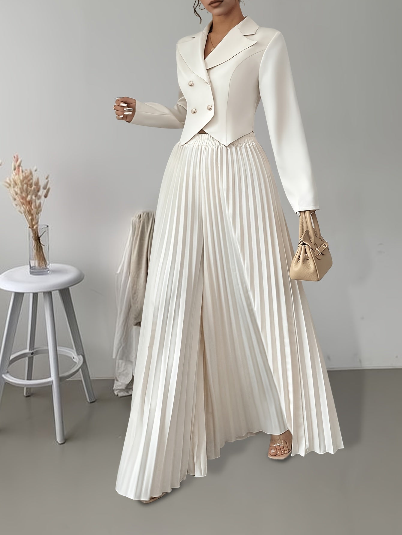 SHOWLU Women's double-breasted 2-piece suit with elegant pleated pants, featuring a tailored blazer and matching trousers.
