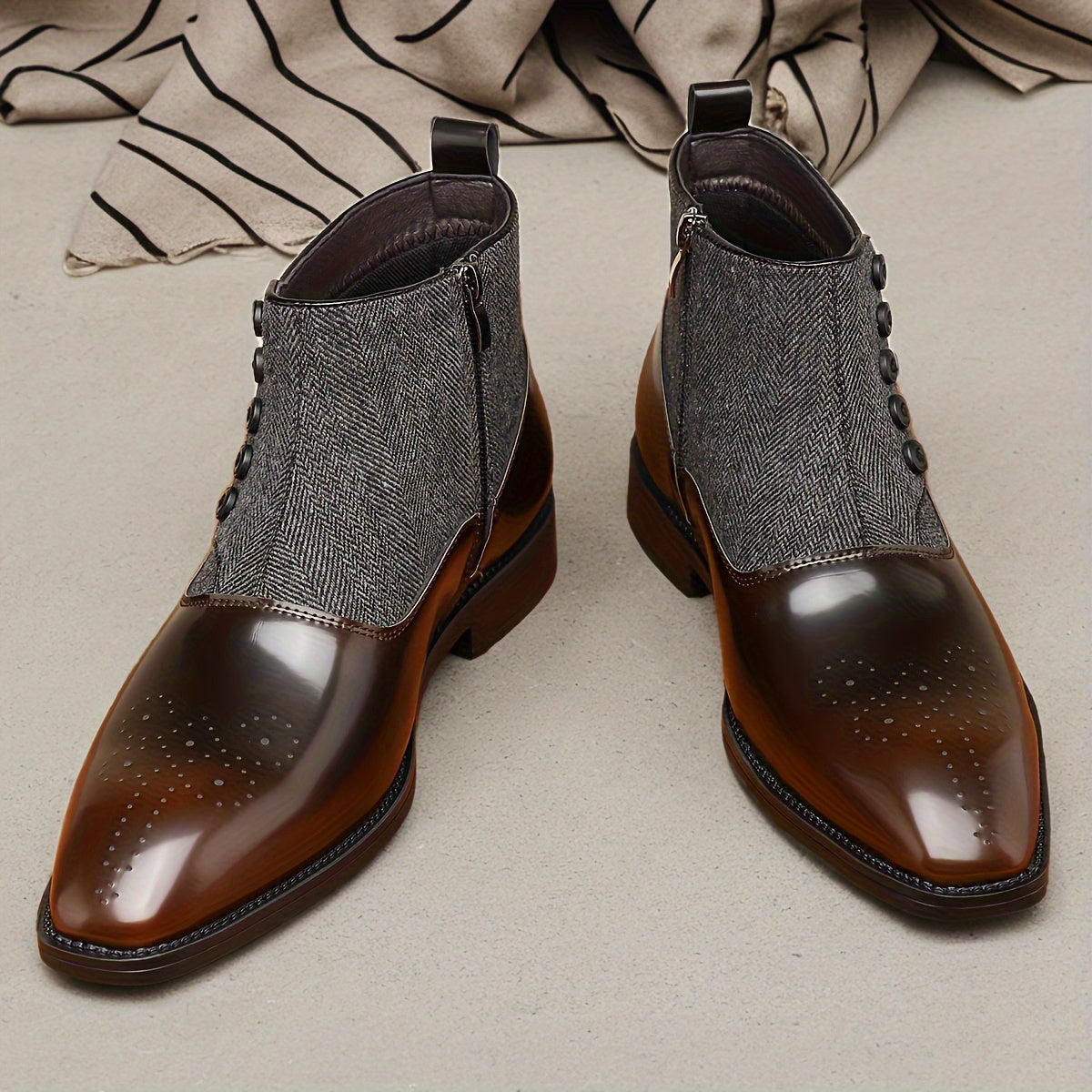 SHOWLU Men's retro British business boots with pointed toe and zipper, stylish leather footwear for formal or casual wear.