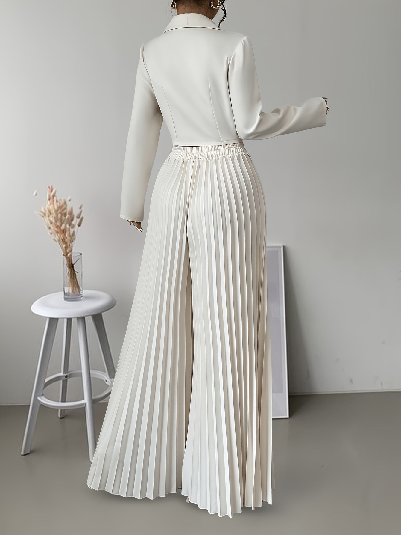 SHOWLU Women's double-breasted 2-piece suit featuring elegant pleated pants and tailored blazer, perfect for formal occasions.