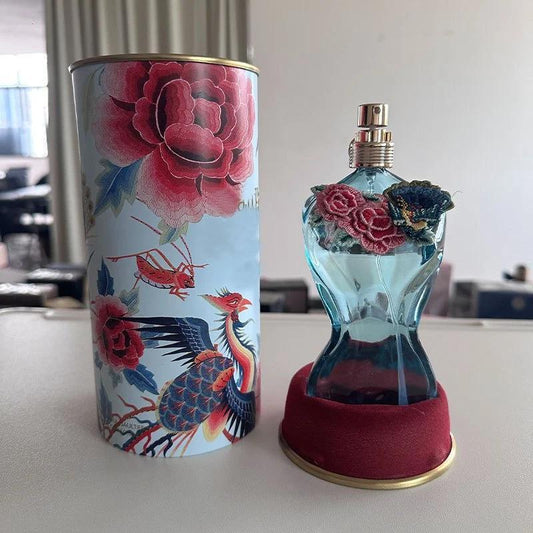 Charming Perfume, with Rich And Lasting Fragrance, Can Attract The Opposite Sex And Make Them Love You More. It Is Suitable for Dating And Can Be Used As a Birthday Gift Or Holiday Gift.