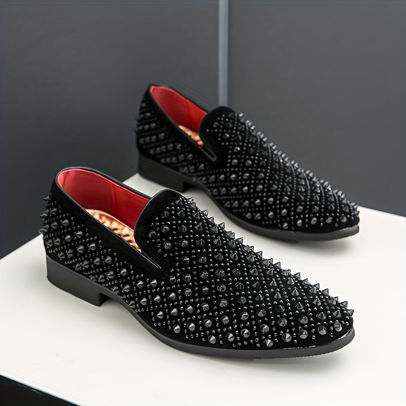 SHOWLU Men's slip-on loafers made of breathable PU leather, casual shoes with smooth finish and slip-on design.