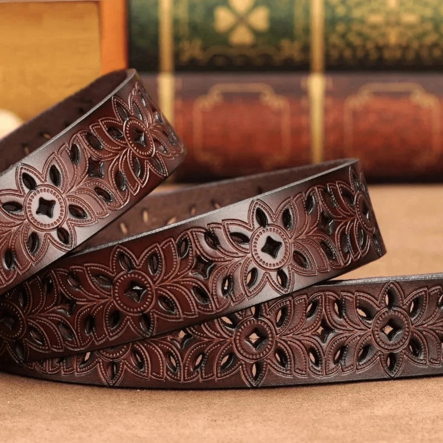Black waterproof PU leather belt for women, vintage style, wear-resistant, suitable for business casual skirts and jeans.