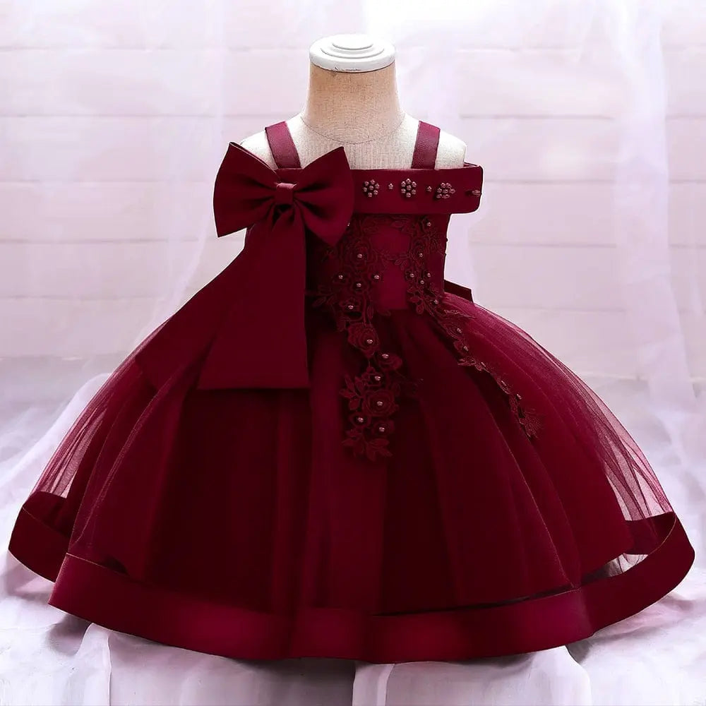 Baby girl lace flower party dress by Showlu Fashion Store, sleeveless bow ball gown with floral details for special occasions.