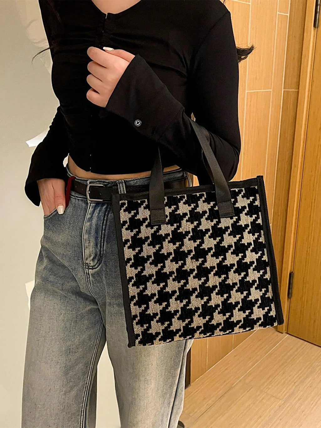Large Showlu Fashion houndstooth tote bag made of polyester, stylish work shoulder bag with spacious interior and sturdy handles.