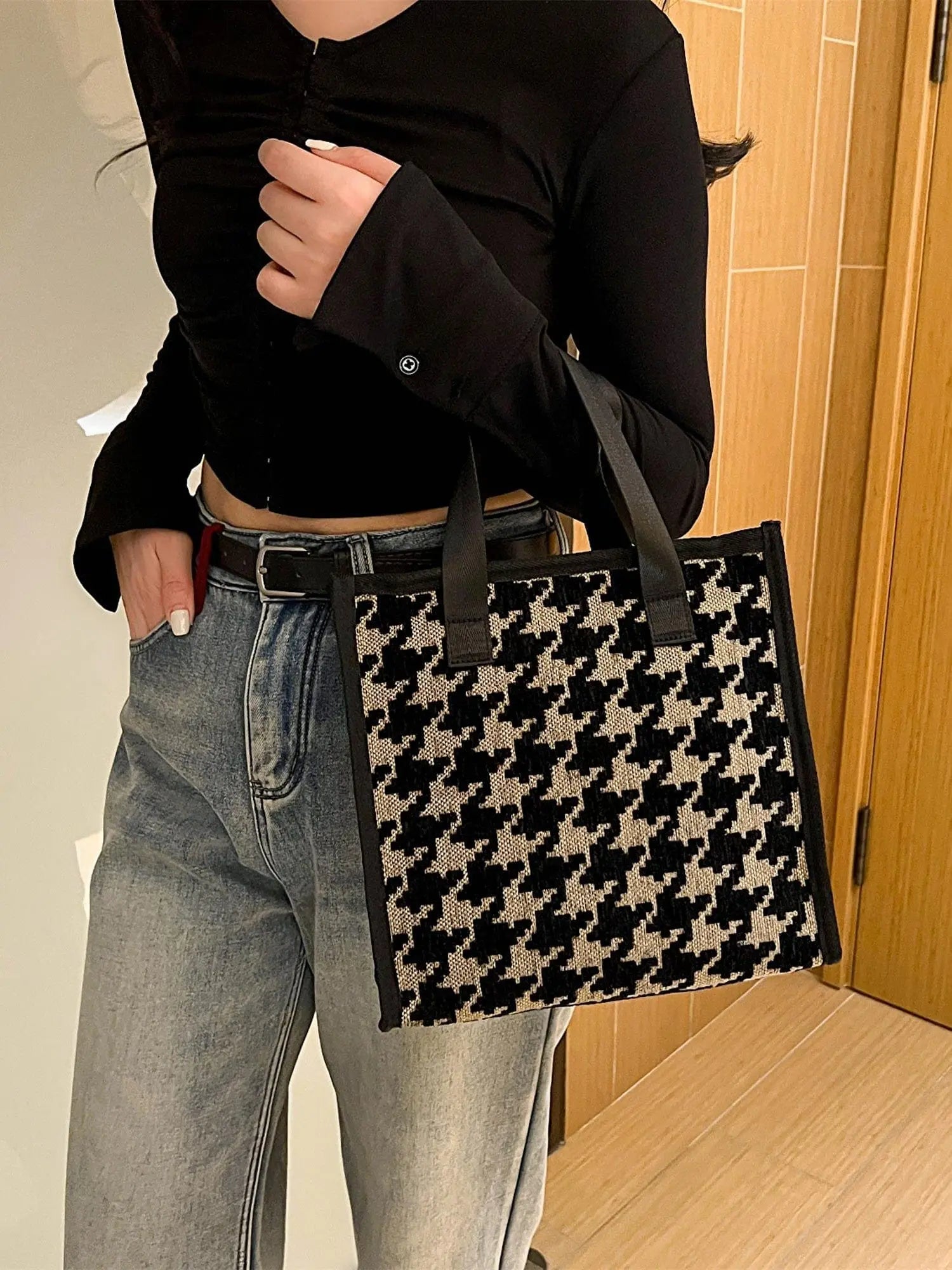 Large Showlu Fashion houndstooth tote bag made of polyester, stylish work shoulder bag with spacious interior and sturdy handles.