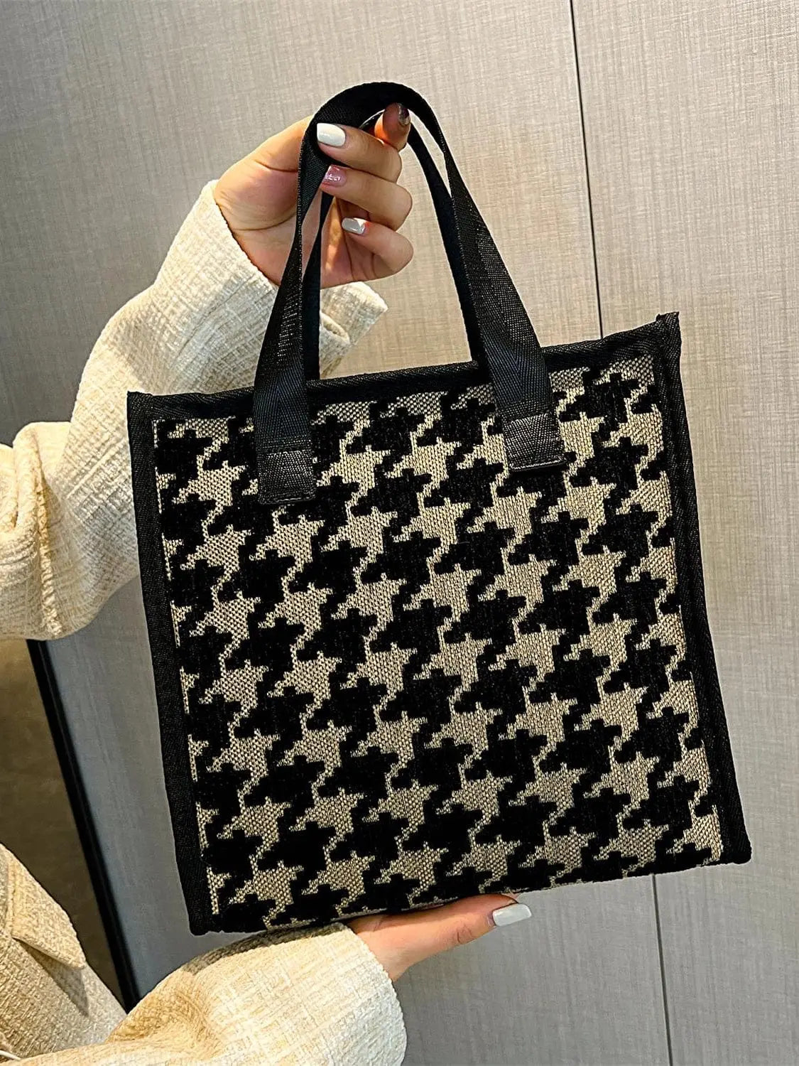 Large houndstooth tote bag by Showlu Fashion, polyester shoulder bag with spacious interior and chic design.