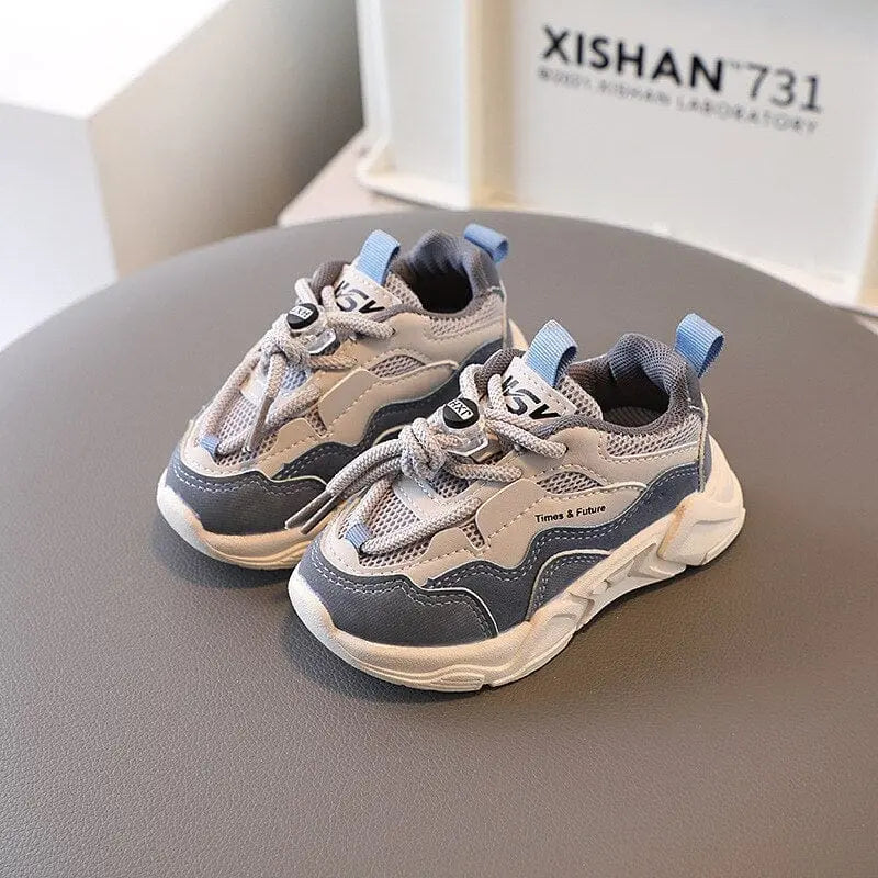 Kids breathable air mesh running shoes, unisex sports sneakers with soft, lightweight mesh for toddlers boys and girls.