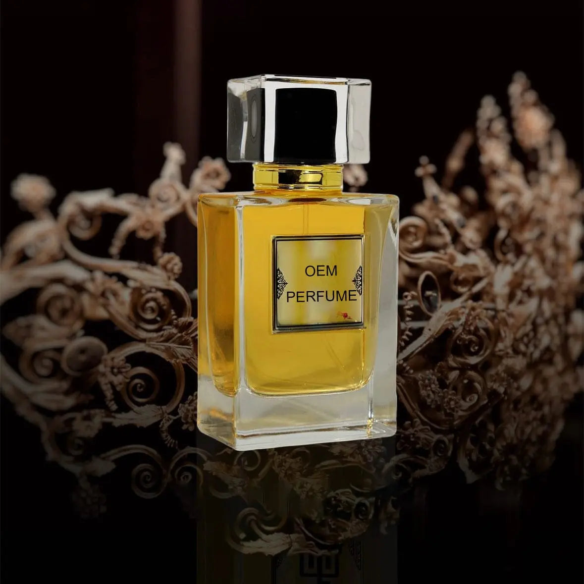 Showlu Arabic Oud perfume oil for men, long-lasting cologne with rich oud scent, displayed in a sleek bottle.