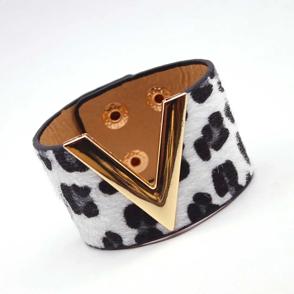 Showlu Store Nation wide punk leather V-word cuff bracelet for women, featuring crack leather design and bold style.