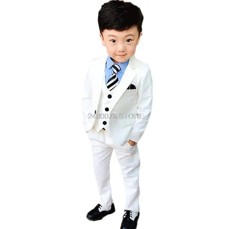White boys' wedding suit with blazer and bowtie, formal tuxedo for kids, perfect for special occasions and ceremonies.