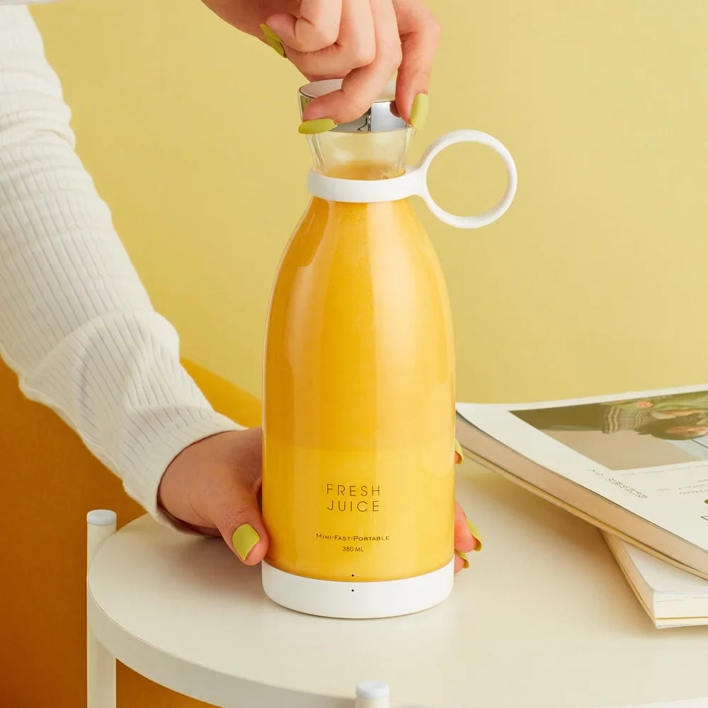 Portable Zoeydam electric juicer and mini blender by SHOWLU FASHION STORE, 350ml capacity, USB-powered for making shakes on the go.