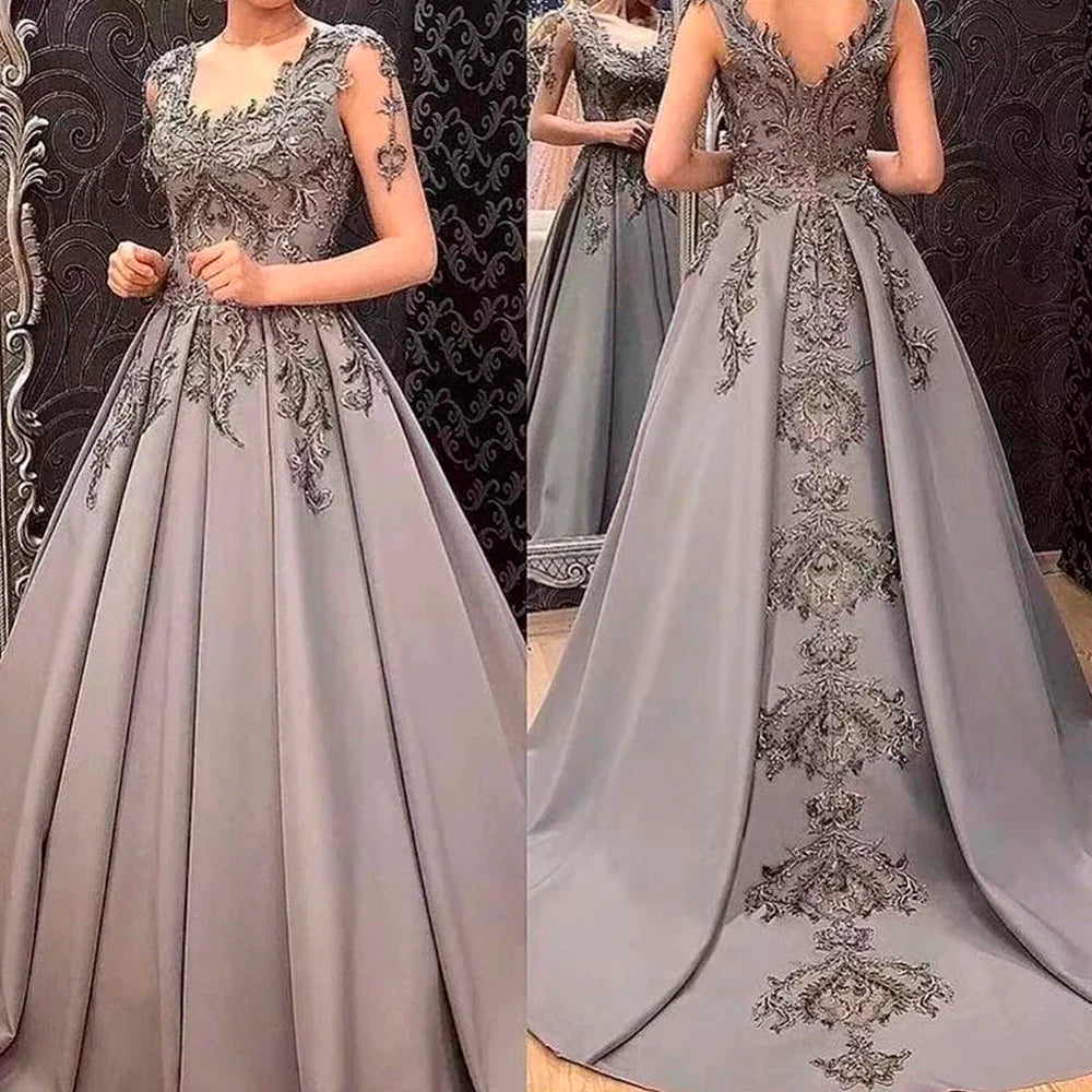 Showlu Fashion square collar lace applique mother of the bride gown, elegant wedding dress with intricate lace details and sophisticated style.