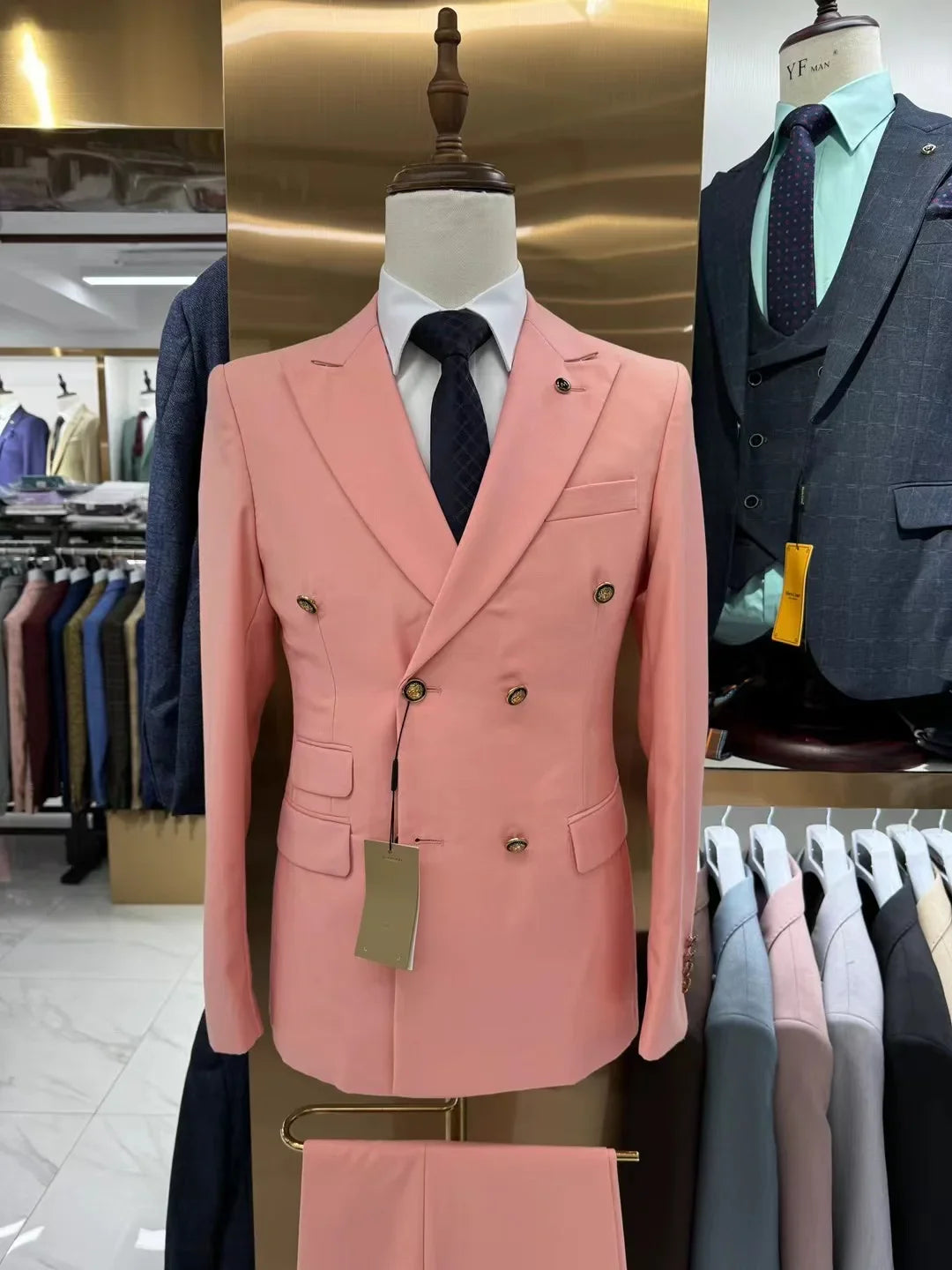 Men's double-breasted slim fit business suit by Keerman, made of cotton, shown in a professional two-piece design.