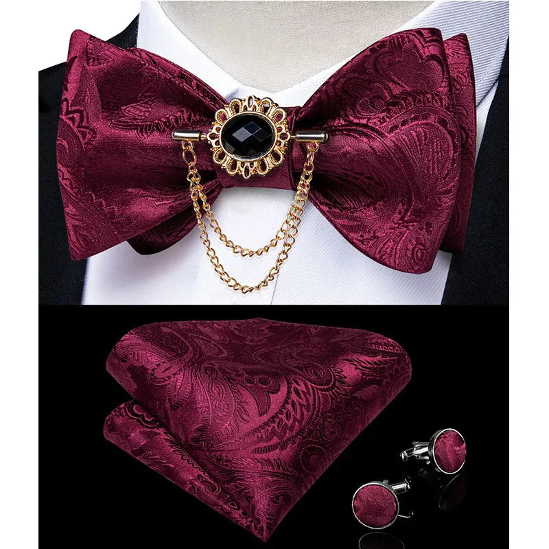 SHOWLU FASHION DiBanGu pink plaid silk self-tie bow tie set with brooch and handkerchief, featuring elegant fabric and detailed accessories.