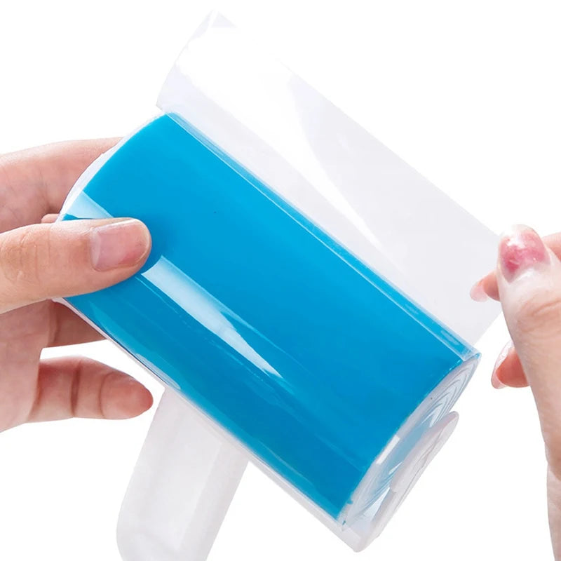 Showlu Smart General Pet Hair Roller Pro with replaceable adhesive sheets for removing pet hair from furniture and clothing.