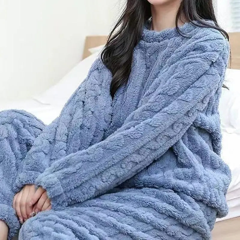 HELIAR women's velvet ribbed fleece pajama set with pullover and pants, warm 2-piece loungewear for autumn and winter.