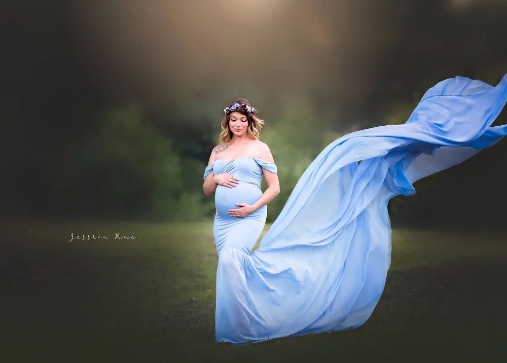 Elegant maternity gown made of cotton and chiffon, off-shoulder, half-circle design, perfect for pregnancy photoshoots.