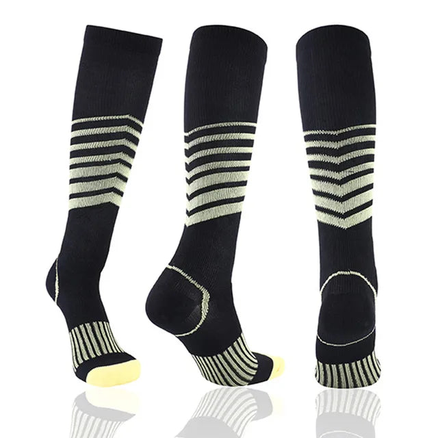 Black Showlu Fashion men's and women's compression socks designed for football, providing anti-fatigue pain relief and sport support.