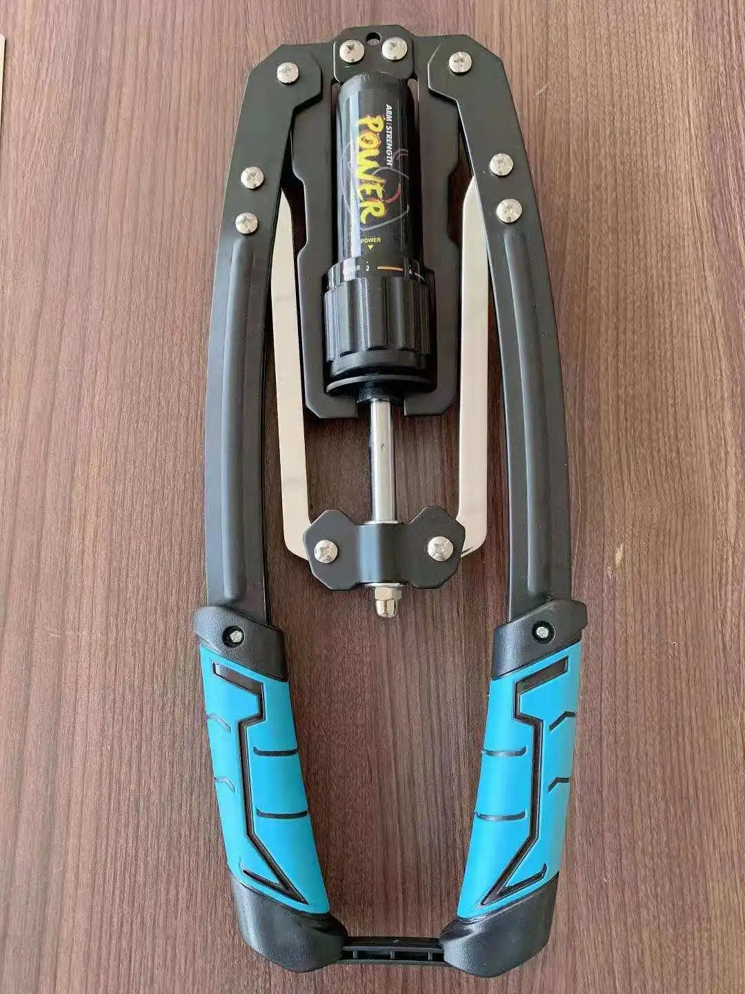 Showlu Fashion Store CHOOYOU hydraulic power twister arm exerciser with adjustable resistance from 22 to 440 pounds, shown in use.