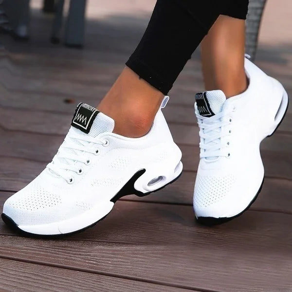 Women’s breathable lightweight running shoes with casual design, outdoor suitable, comfortable sneakers for walking and sports.