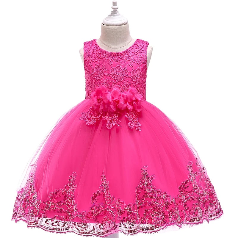 Girl's summer lace princess dress by Showlu Fashion Store, floral design, sleeveless tutu gown for kids' birthday parties.
