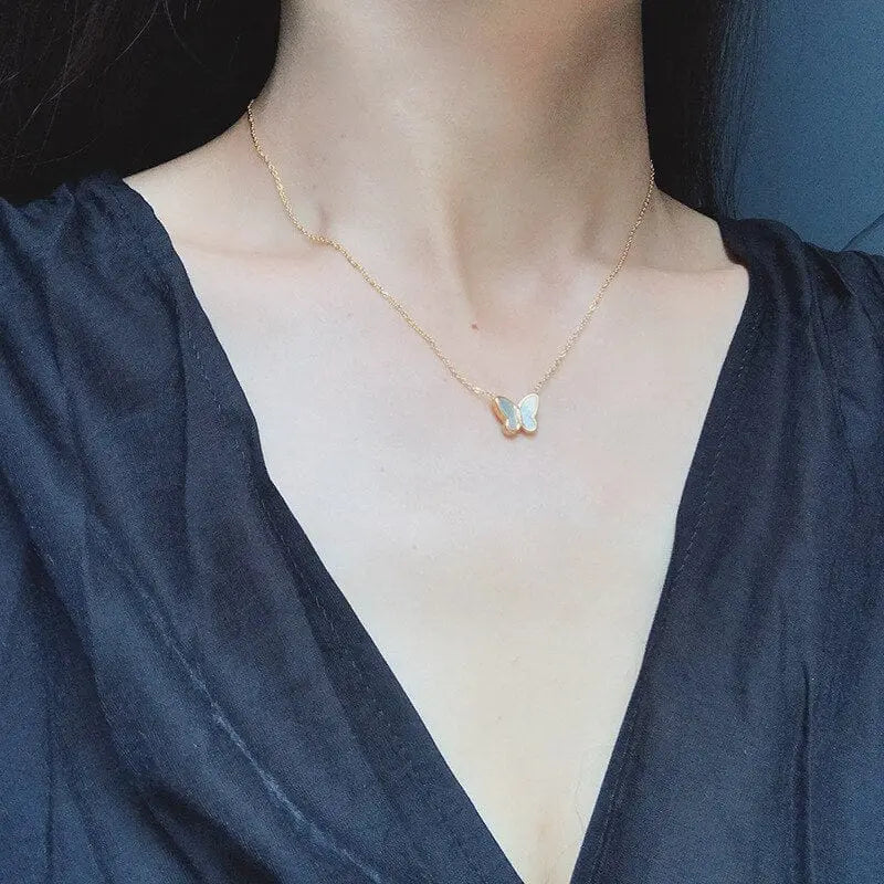 Showlu hollow butterfly pendant necklace with zircon crystals, animal choker design, elegant jewelry for women, party gift accessory