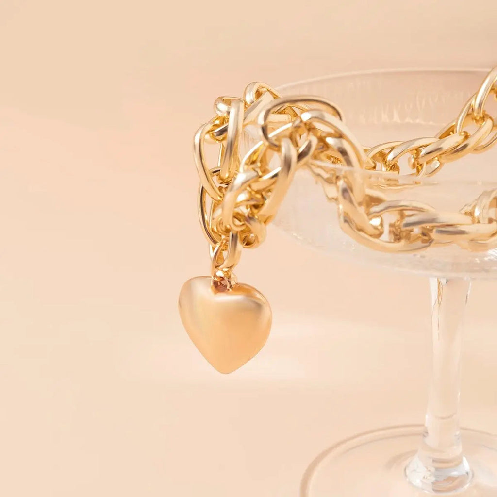 Ingemark punk big heart pendant necklace with a chunky heavy chain, statement jewelry for women and men.