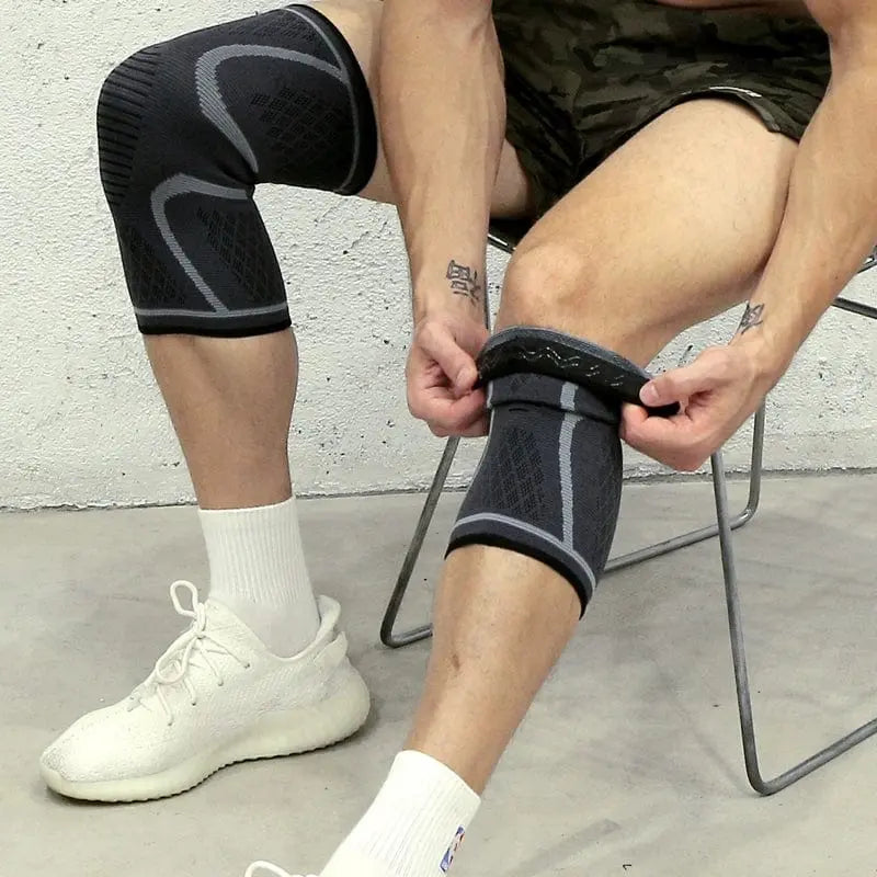 Showlu Fashion breathable compression knee pad for sports, suitable for running, basketball, climbing, and fitness activities.