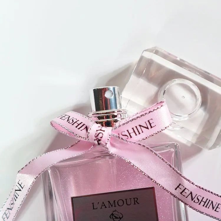 Showlu Long Lasting Oud Parfum bottle, authentic Arabian perfume for men and women, with elegant design and rich fragrance.
