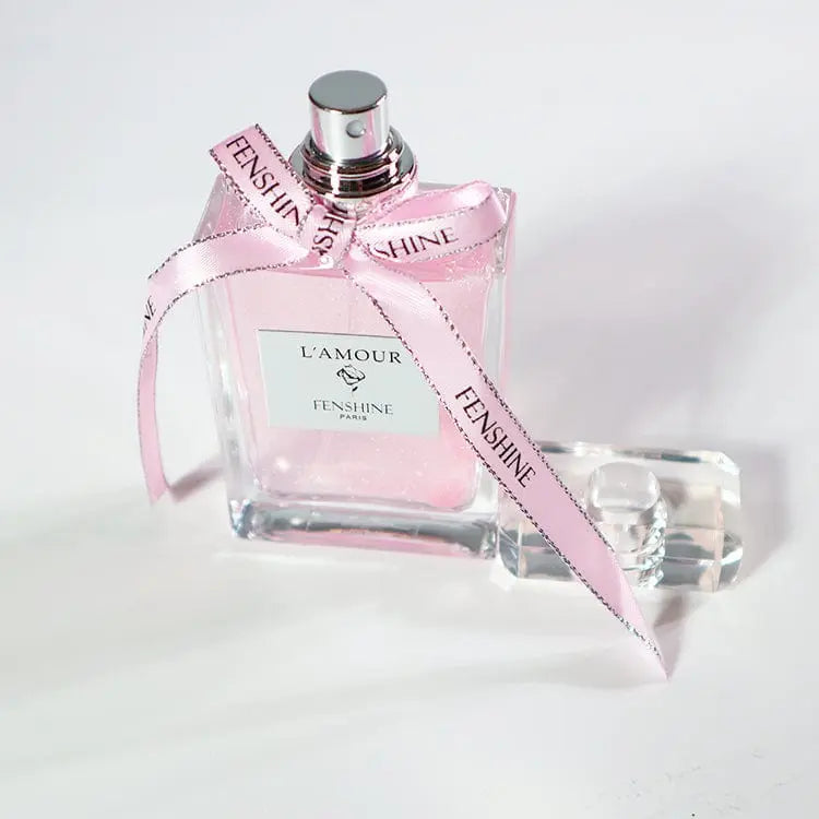 Showlu Long Lasting Oud Parfum in a sleek bottle, authentic Arabian perfume for men and women, featuring rich, exotic scent details.