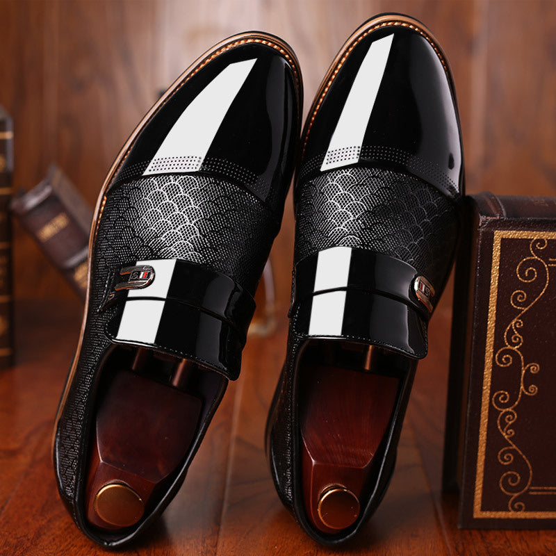 Black patent leather men's Derby shoes by SHOWLU FASHION STORE, featuring a sleek, formal design for business attire.