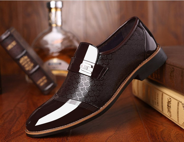 Black patent leather men's derby shoes by SHOWLU FASHION STORE, featuring sleek design and classic business style.