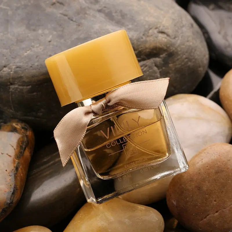 Showlu vintage floral and fruit women's perfume spray in 25ml bottle, long-lasting fragrance with elegant design.