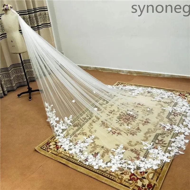 Showlu Fashion Store Synoneke one-layer cathedral wedding veil with white lace applique edge and comb for bridal elegance.