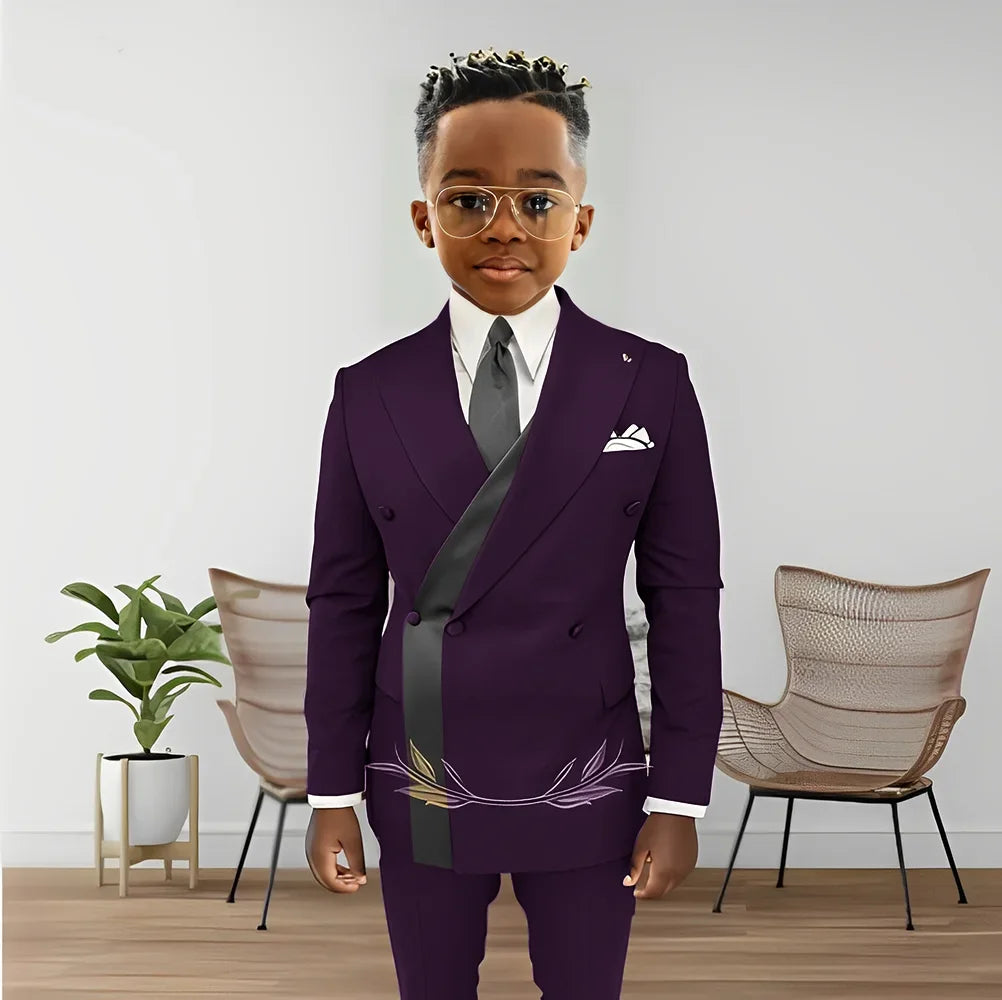 Boy's fashion double-breasted blazer and pants set by Showlu, suitable for kids' weddings and formal occasions, ages 2-16.